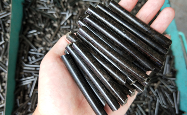 木屑顆粒機(jī)加工的工業(yè)顆粒 木屑顆粒機(jī)加工的工業(yè)顆粒