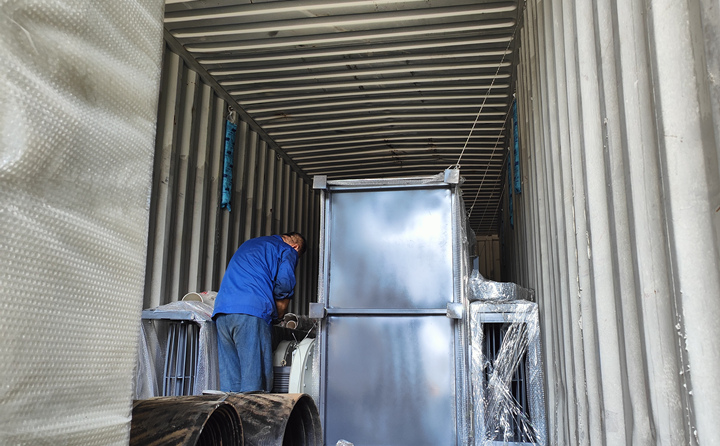 顆粒機(jī)生產(chǎn)線裝車中 顆粒機(jī)生產(chǎn)線裝車中