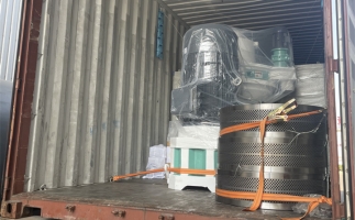 2套160kw鋸末顆粒機發(fā)往東南亞，生產(chǎn)線已裝車，準備發(fā)貨